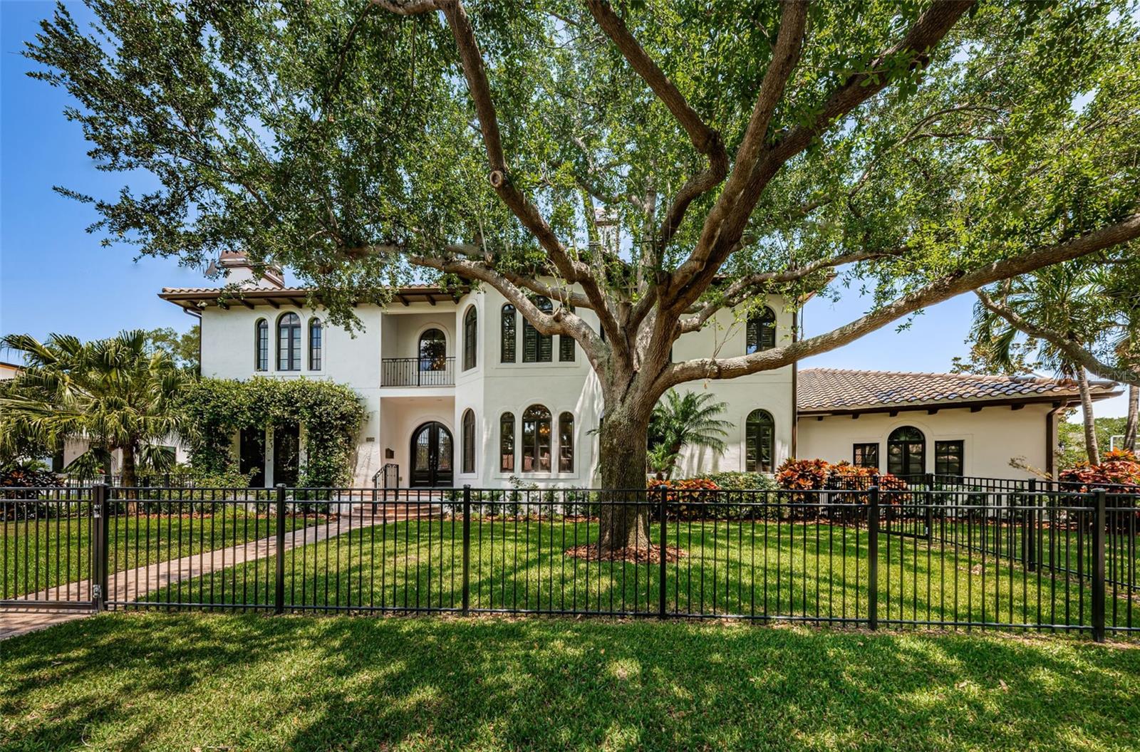 147 BAY POINT DRIVE NE