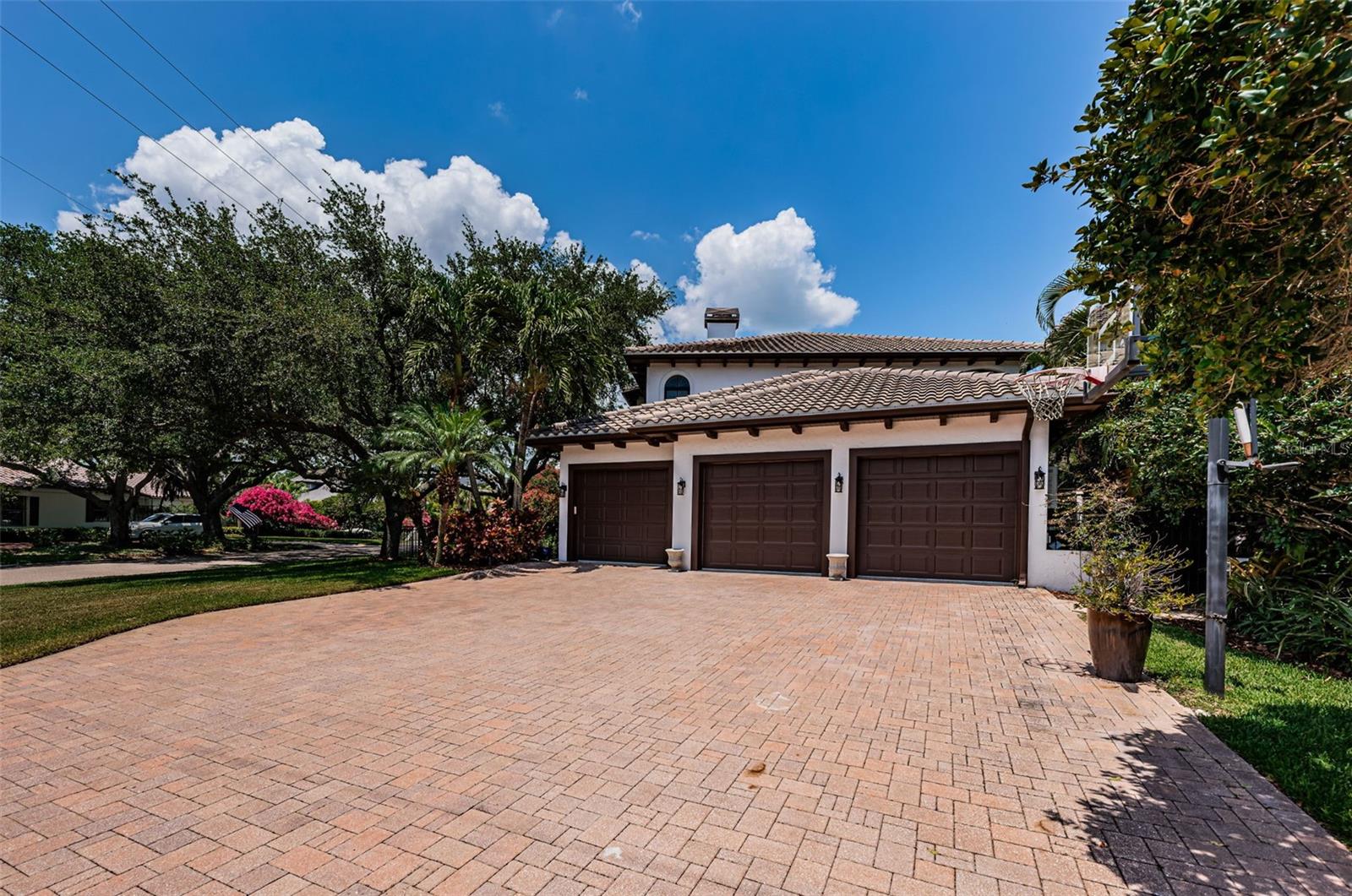 147 BAY POINT DRIVE NE