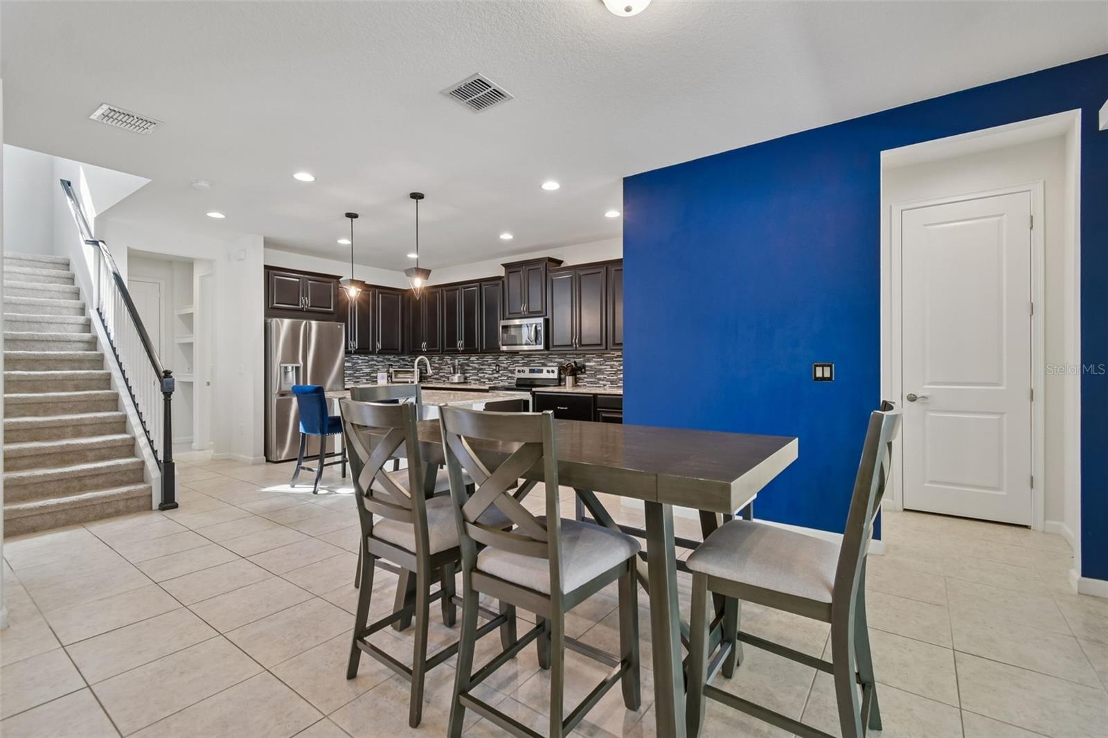 MEADOWGROVE - Residential