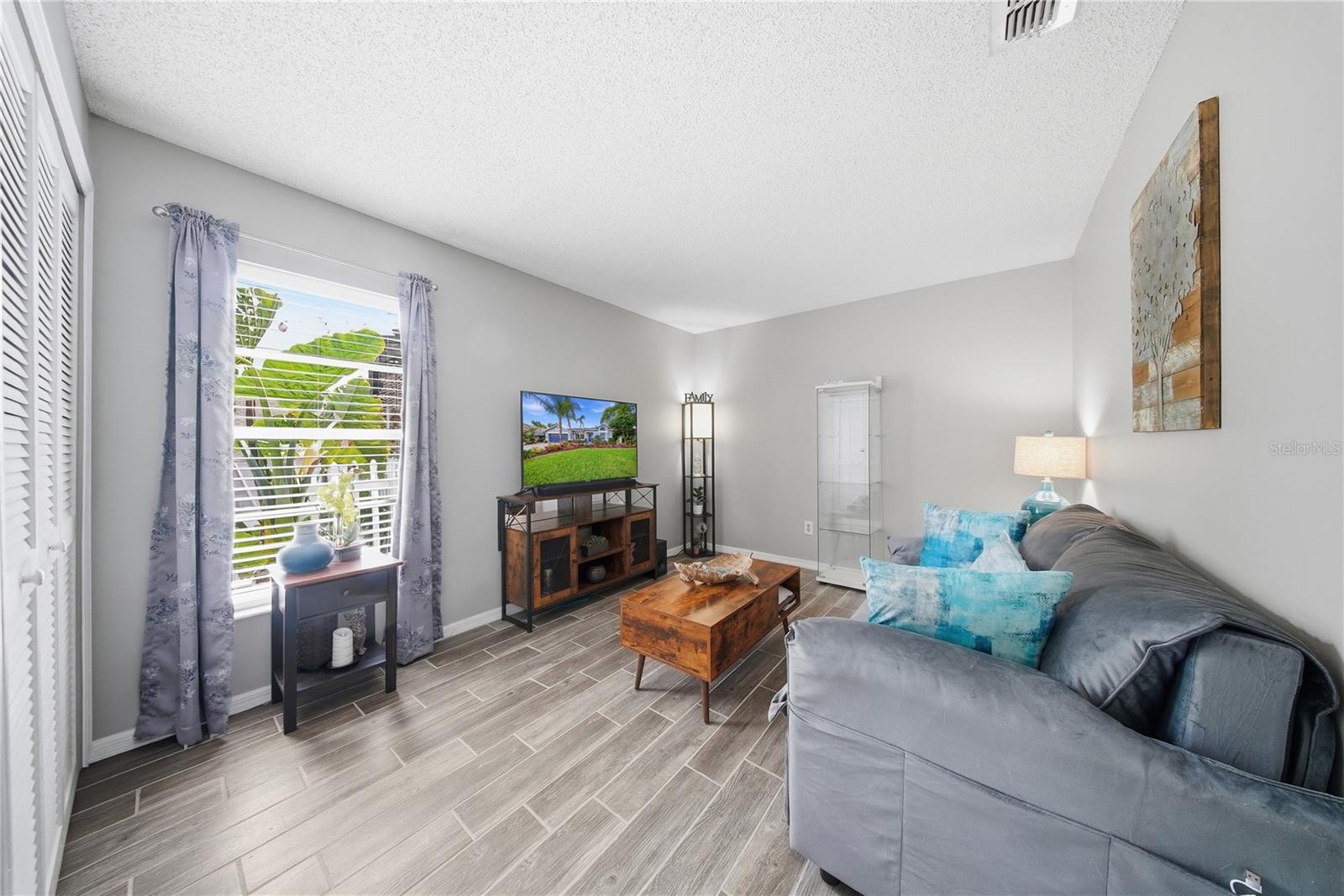 BLOOMINGDALE SEC BB PH - Residential