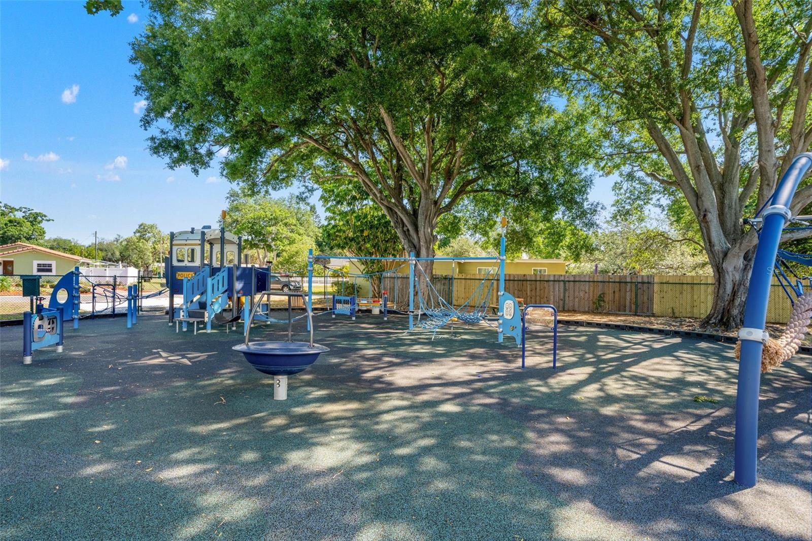 KENNETH CITY - Residential
