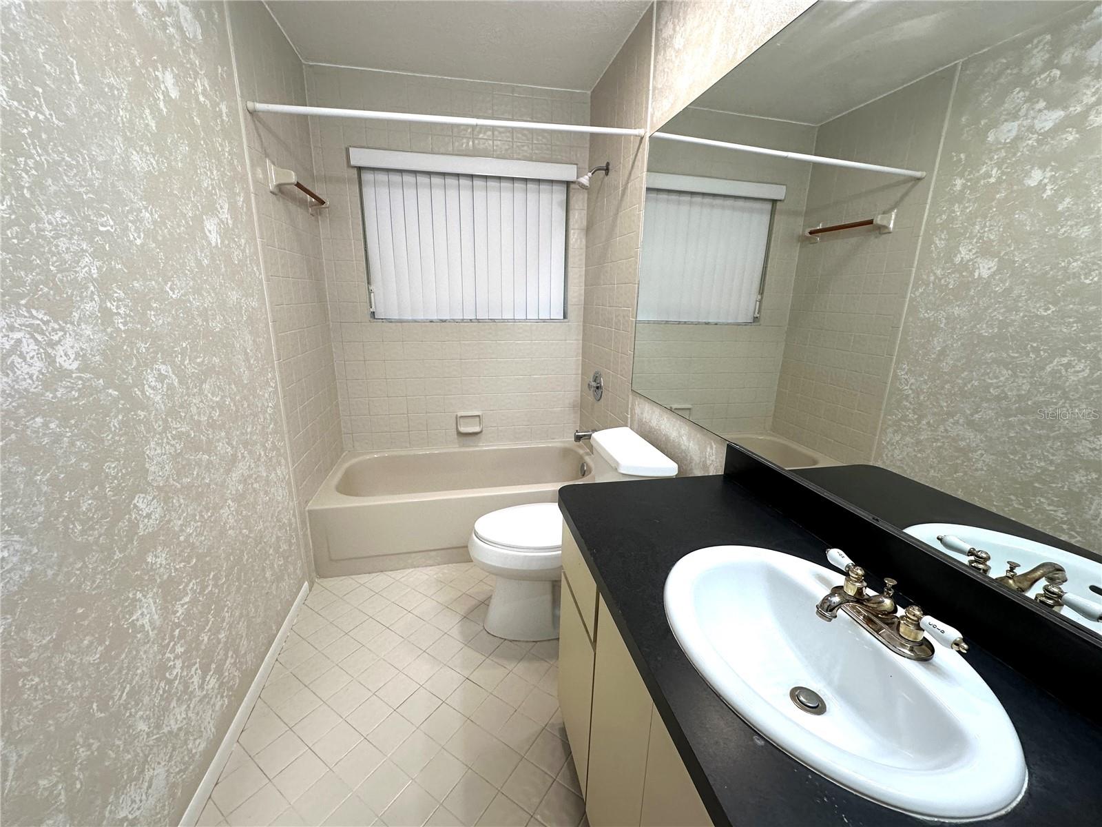 OAK HARBOUR SEC 3 A CONDO - Residential