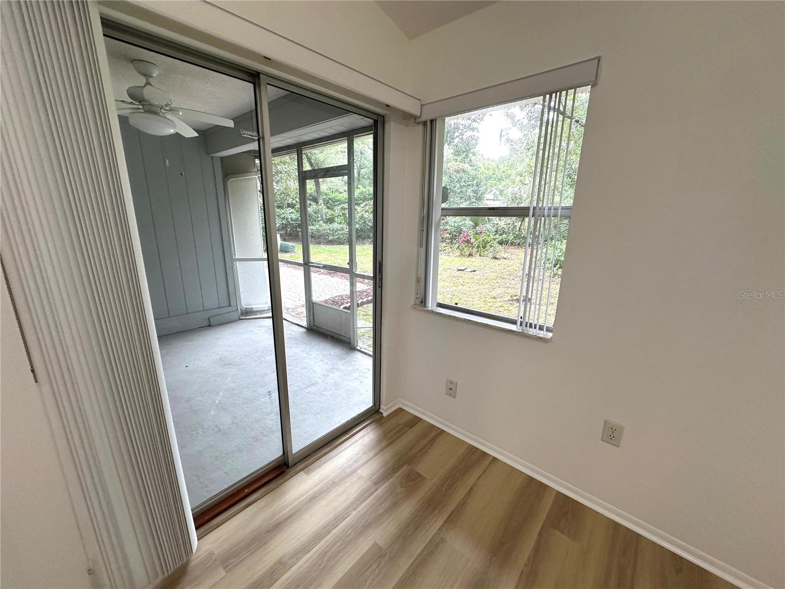 OAK HARBOUR SEC 3 A CONDO - Residential