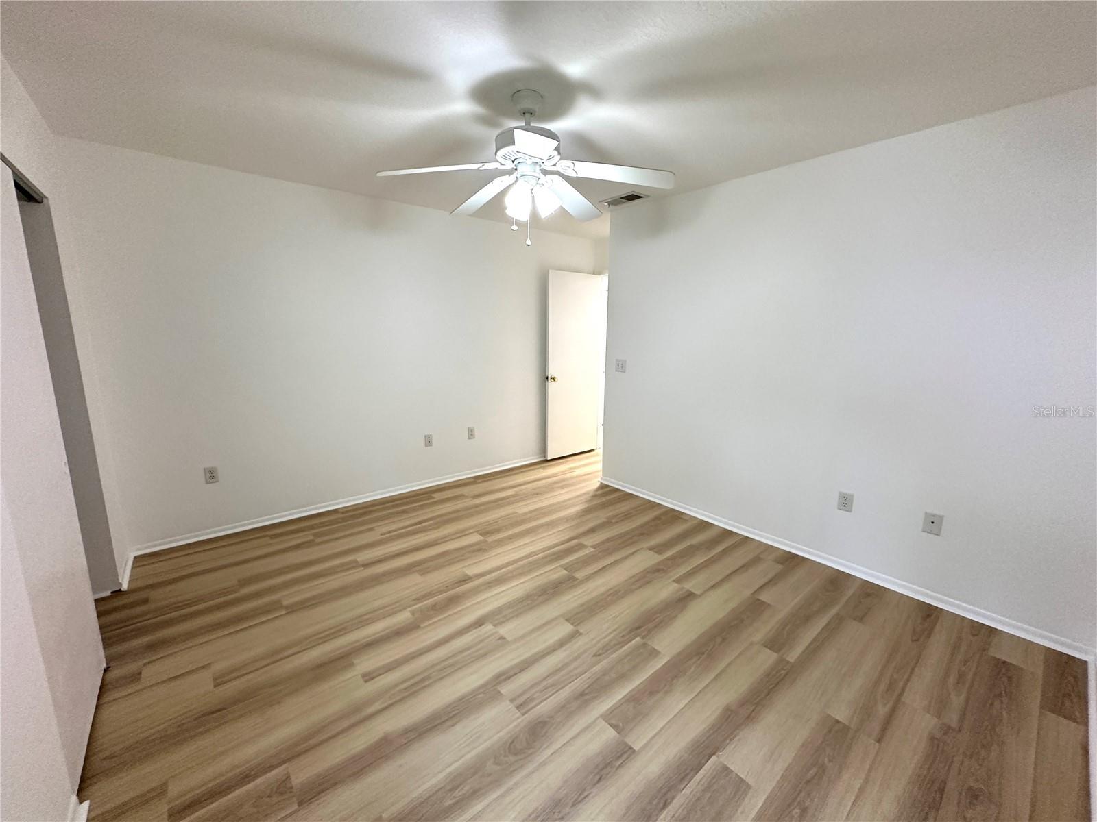 OAK HARBOUR SEC 3 A CONDO - Residential