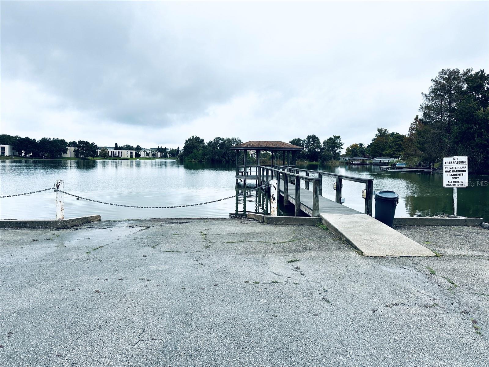 OAK HARBOUR SEC 3 A CONDO - Residential