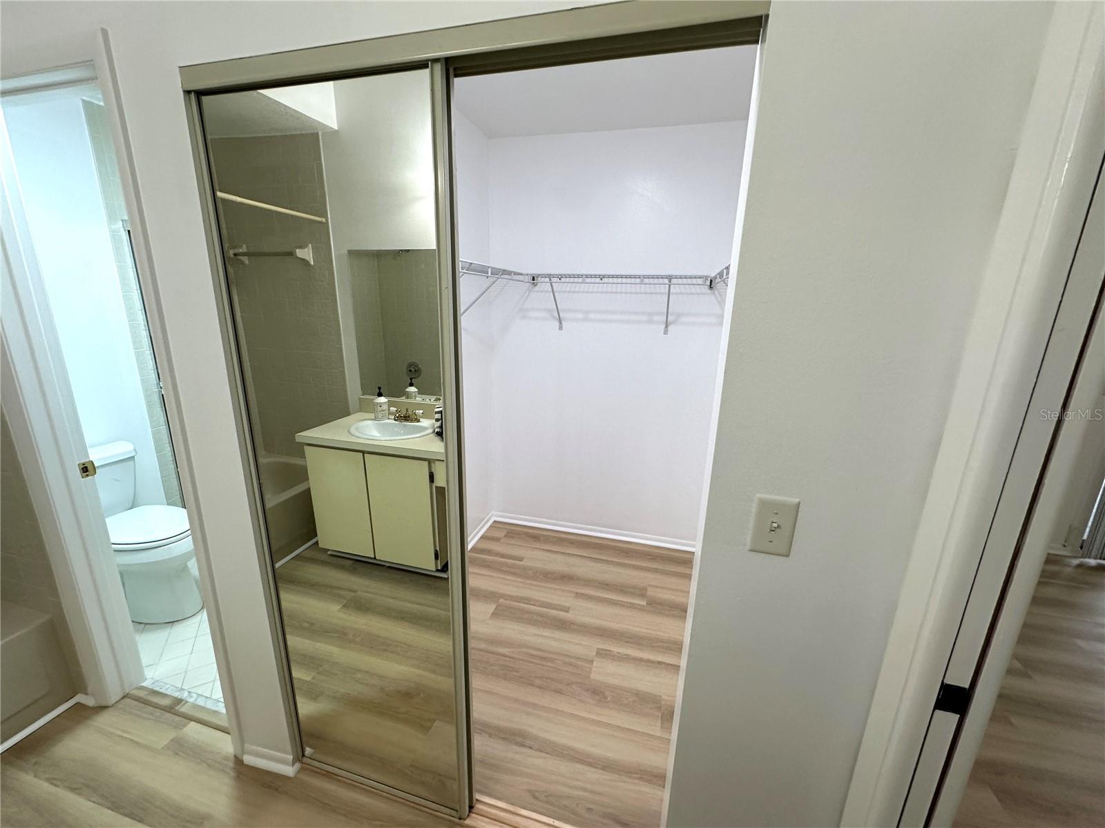 OAK HARBOUR SEC 3 A CONDO - Residential