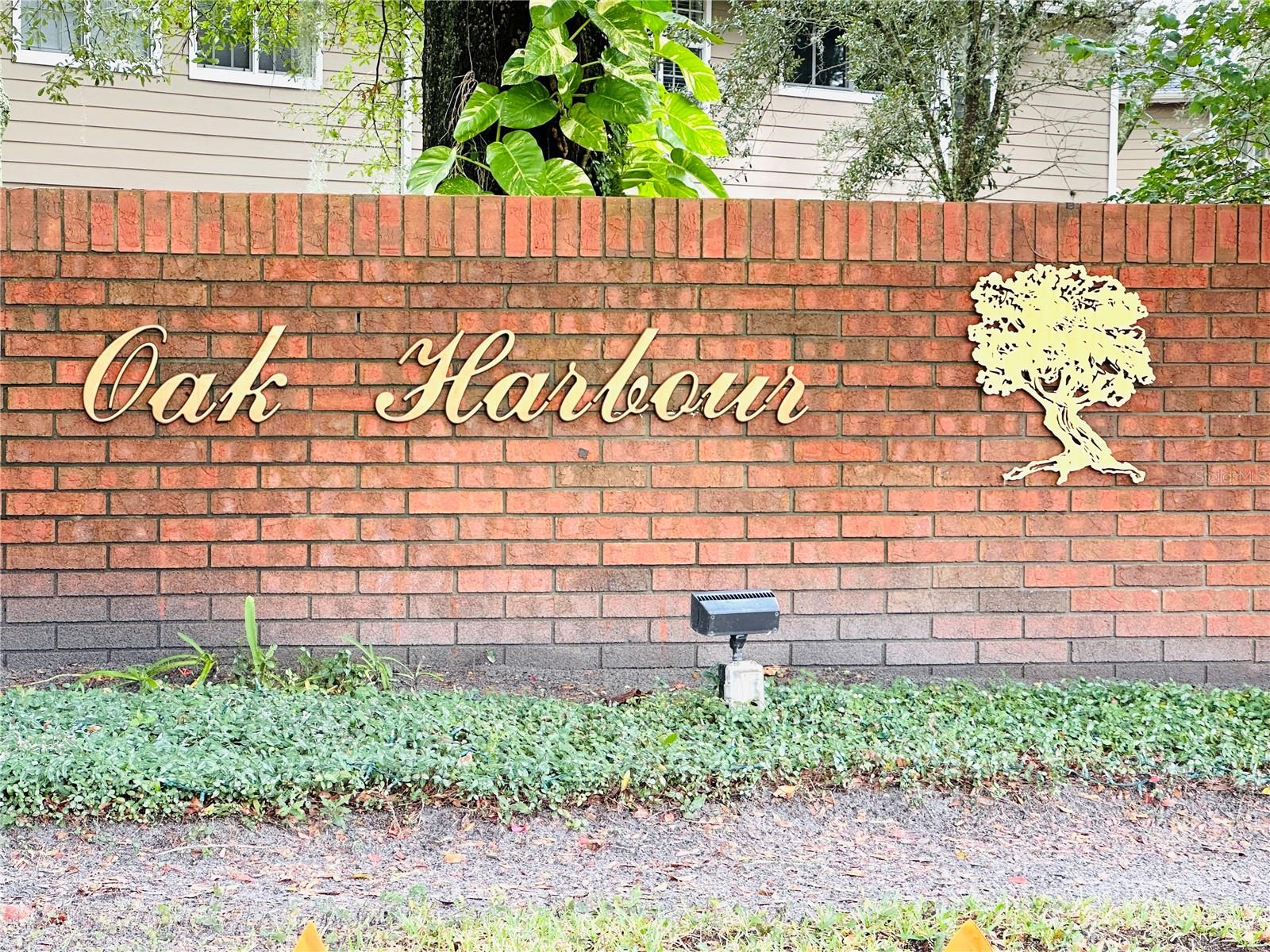 OAK HARBOUR SEC 3 A CONDO - Residential