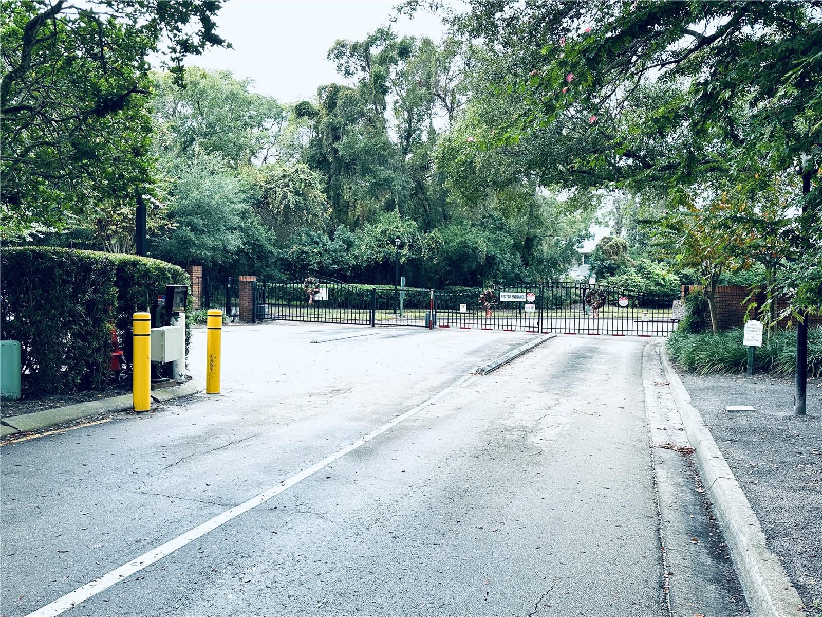 OAK HARBOUR SEC 3 A CONDO - Residential