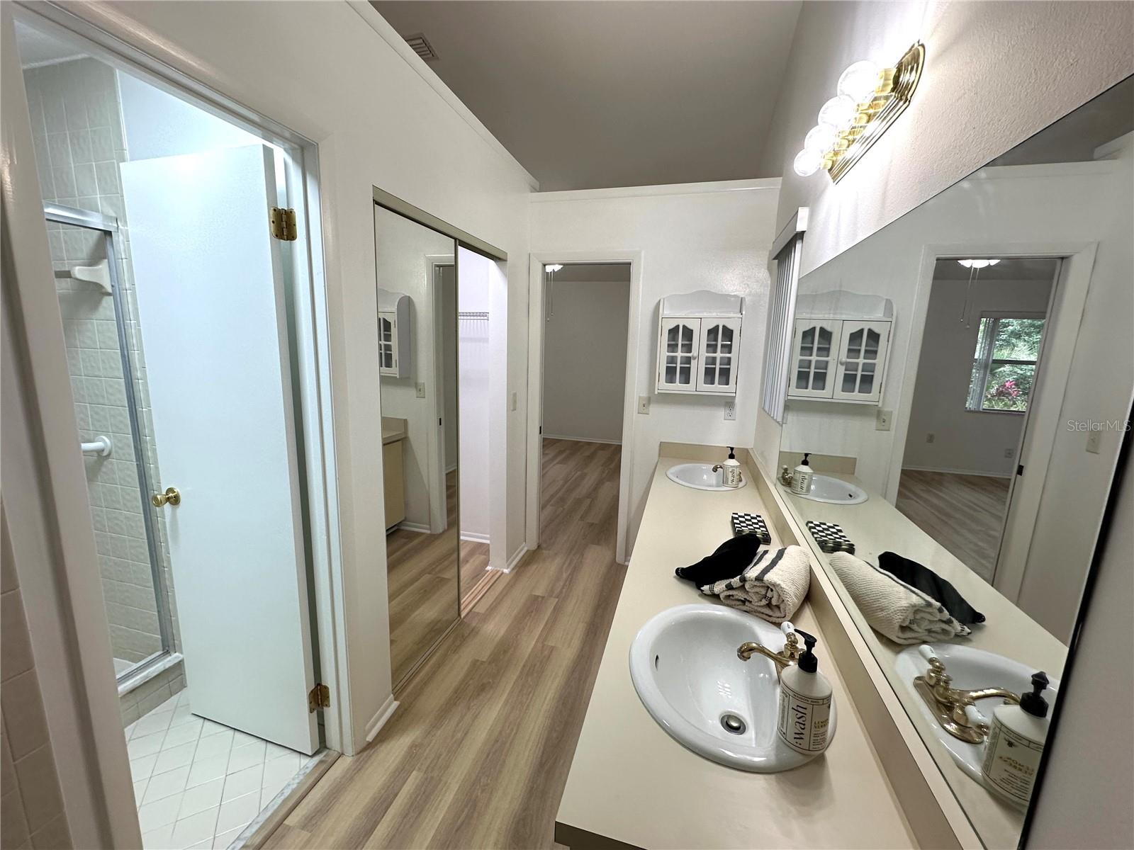 OAK HARBOUR SEC 3 A CONDO - Residential