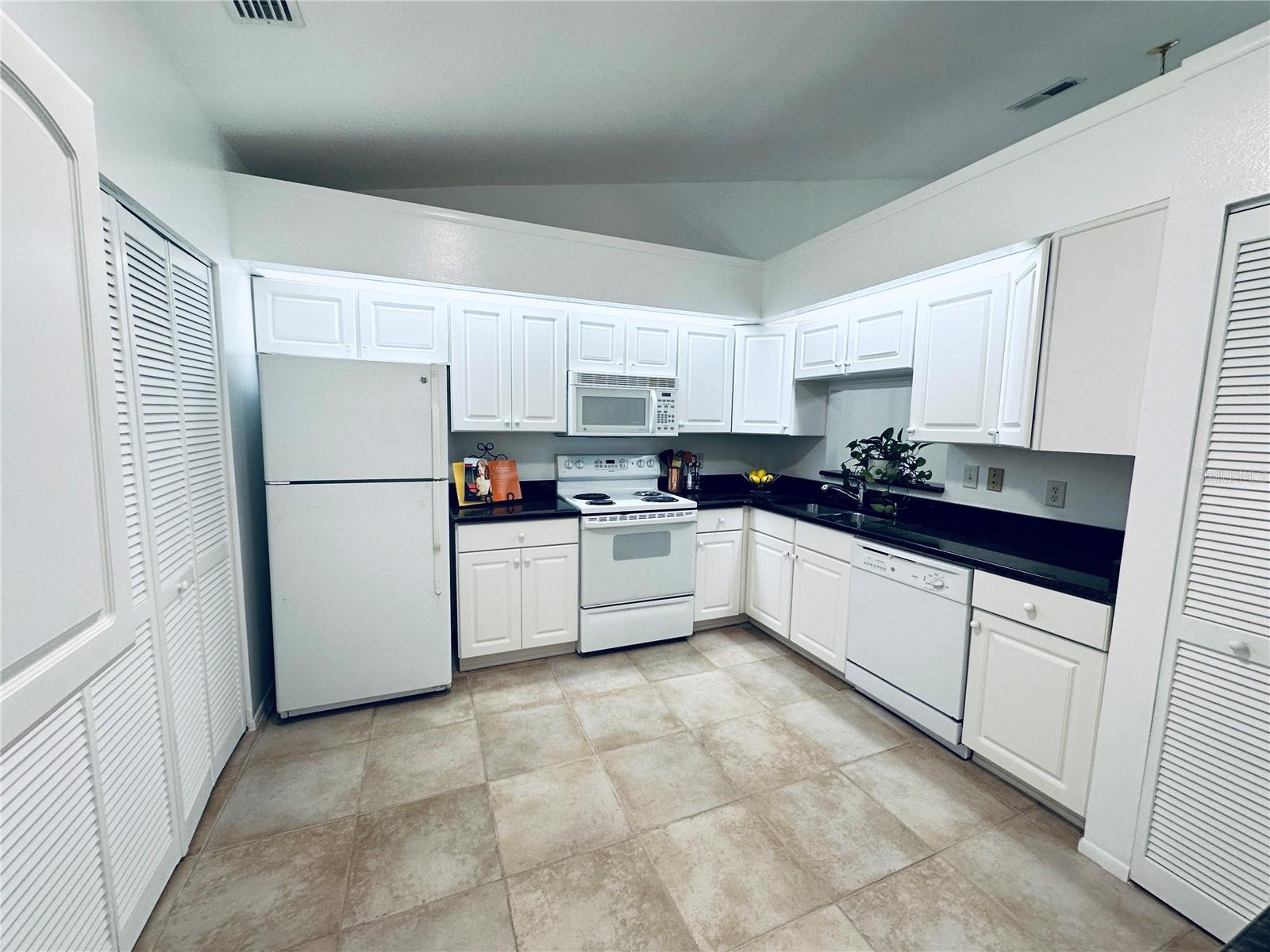 OAK HARBOUR SEC 3 A CONDO - Residential