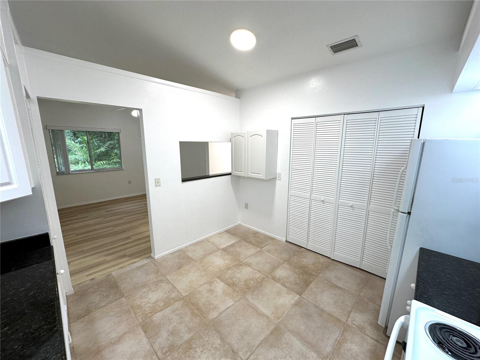 OAK HARBOUR SEC 3 A CONDO - Residential