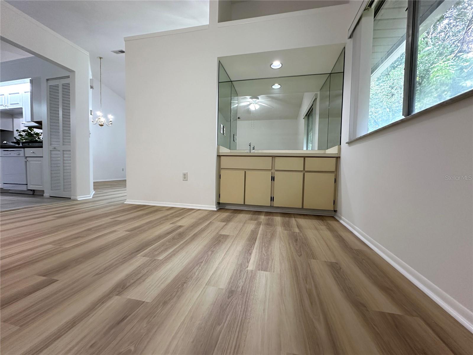 OAK HARBOUR SEC 3 A CONDO - Residential