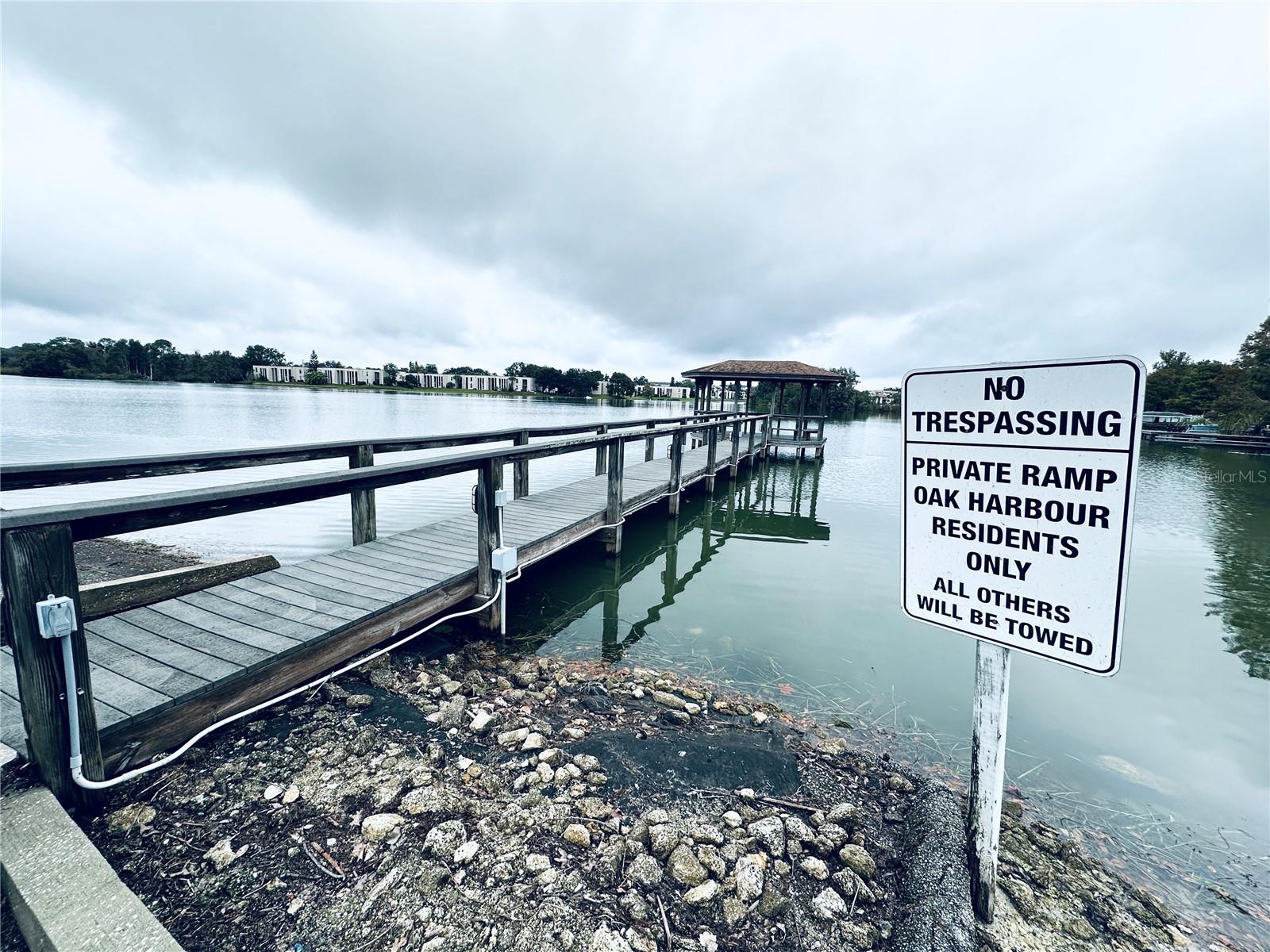 OAK HARBOUR SEC 3 A CONDO - Residential