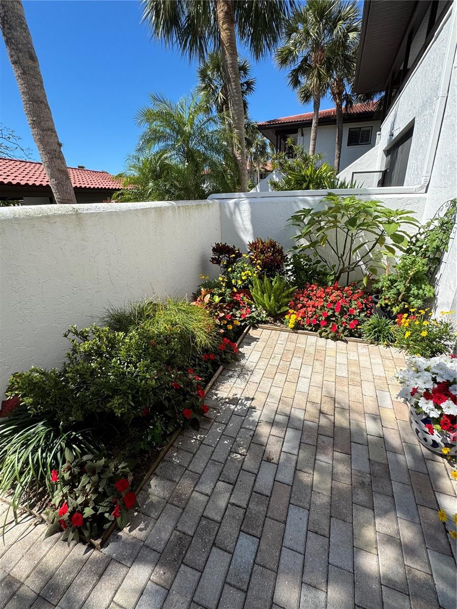 VALENCIA GARDEN III - Residential