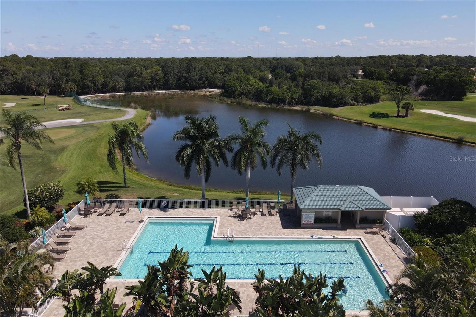 PELICAN POINTE GOLF & COUNTRY CLUB - Residential