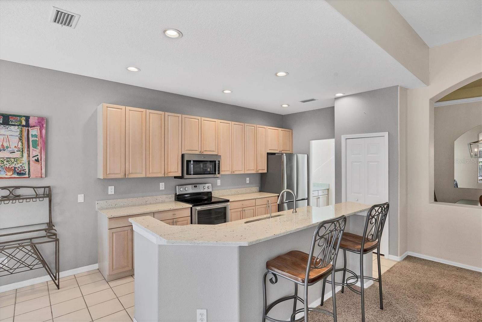 PELICAN POINTE GOLF & COUNTRY CLUB - Residential