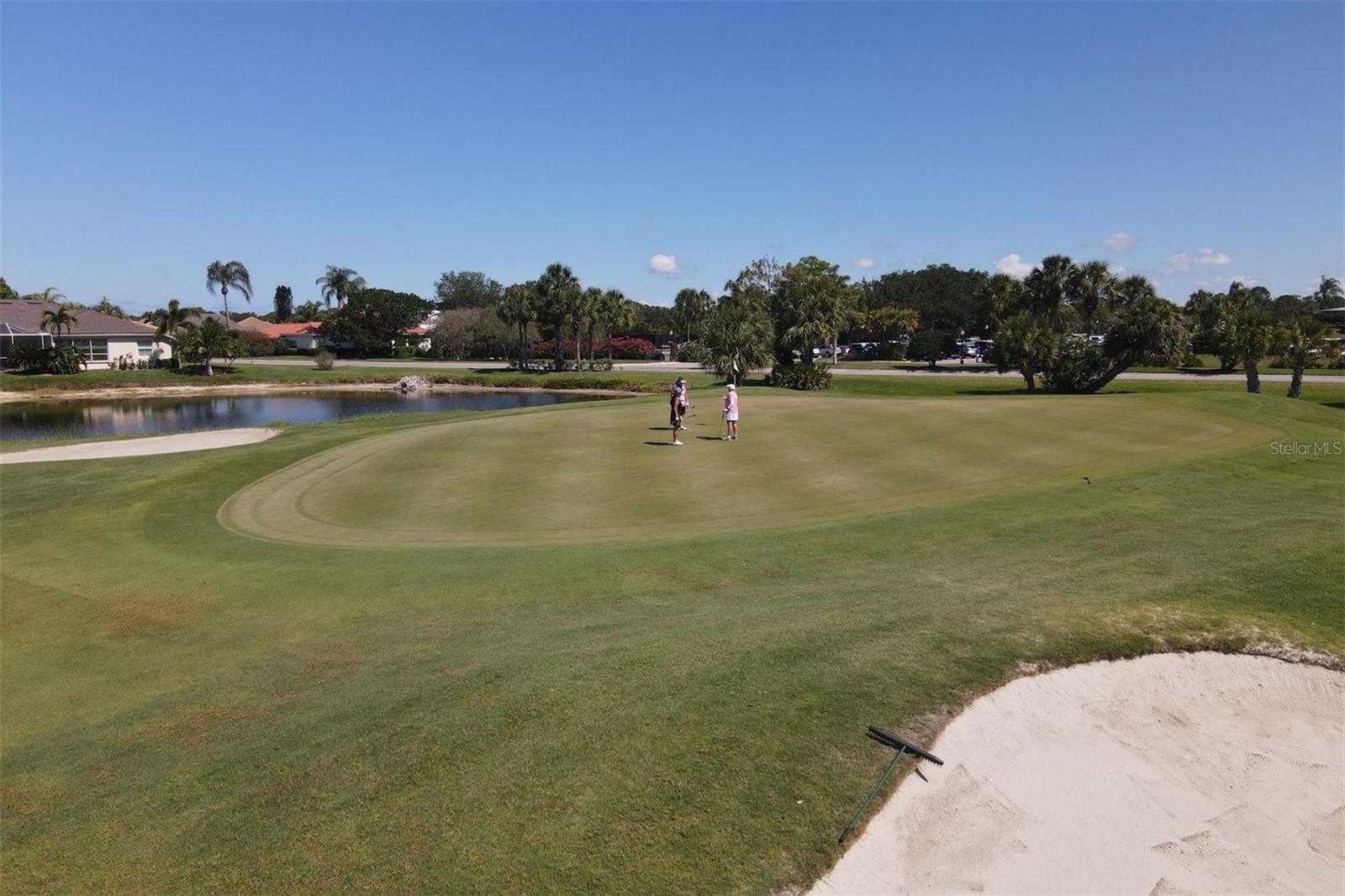 PELICAN POINTE GOLF & COUNTRY CLUB - Residential