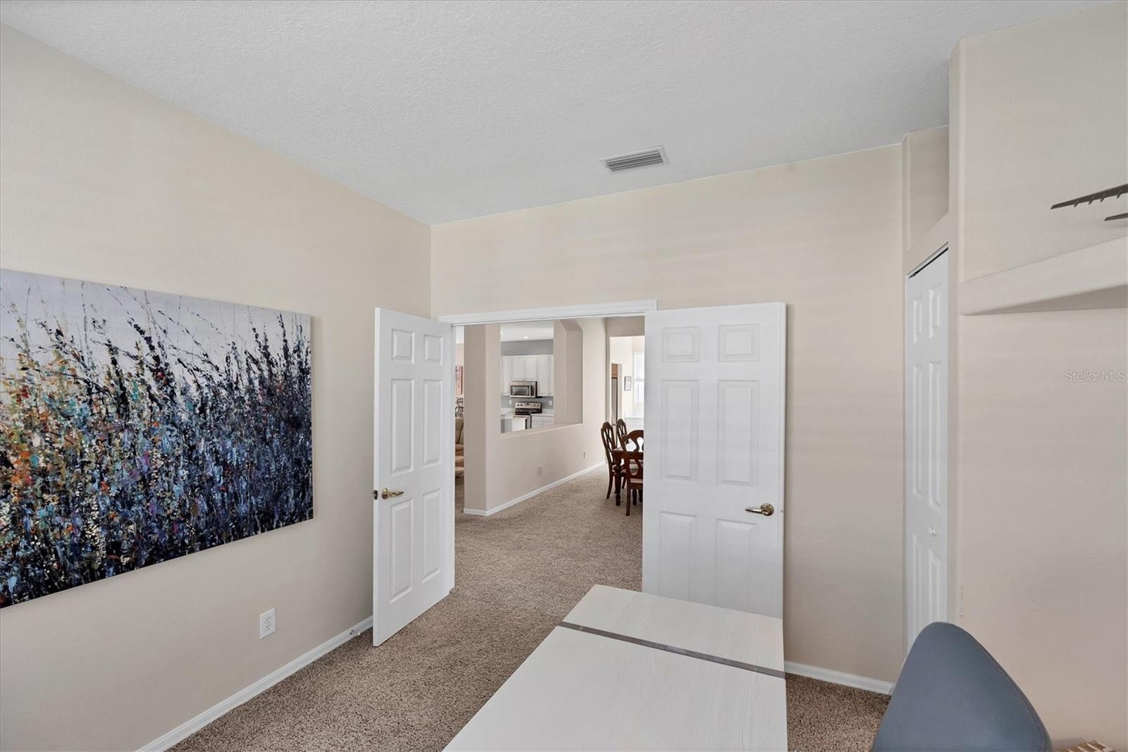 PELICAN POINTE GOLF & COUNTRY CLUB - Residential