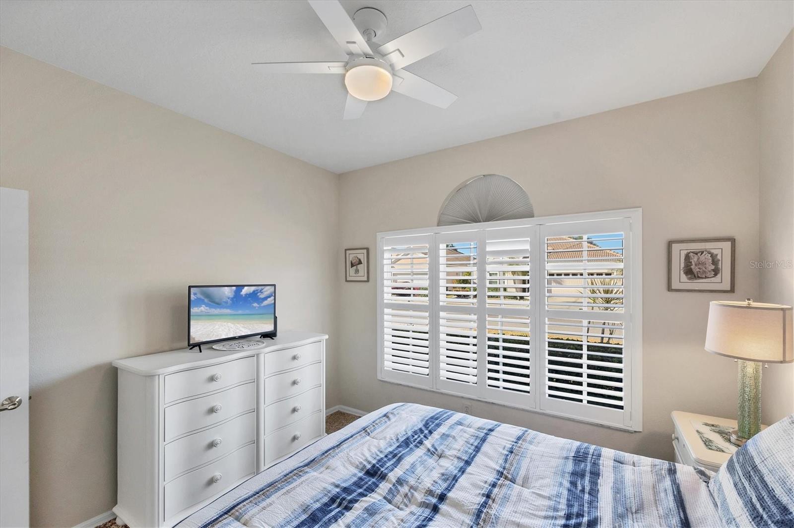 PELICAN POINTE GOLF & COUNTRY CLUB - Residential