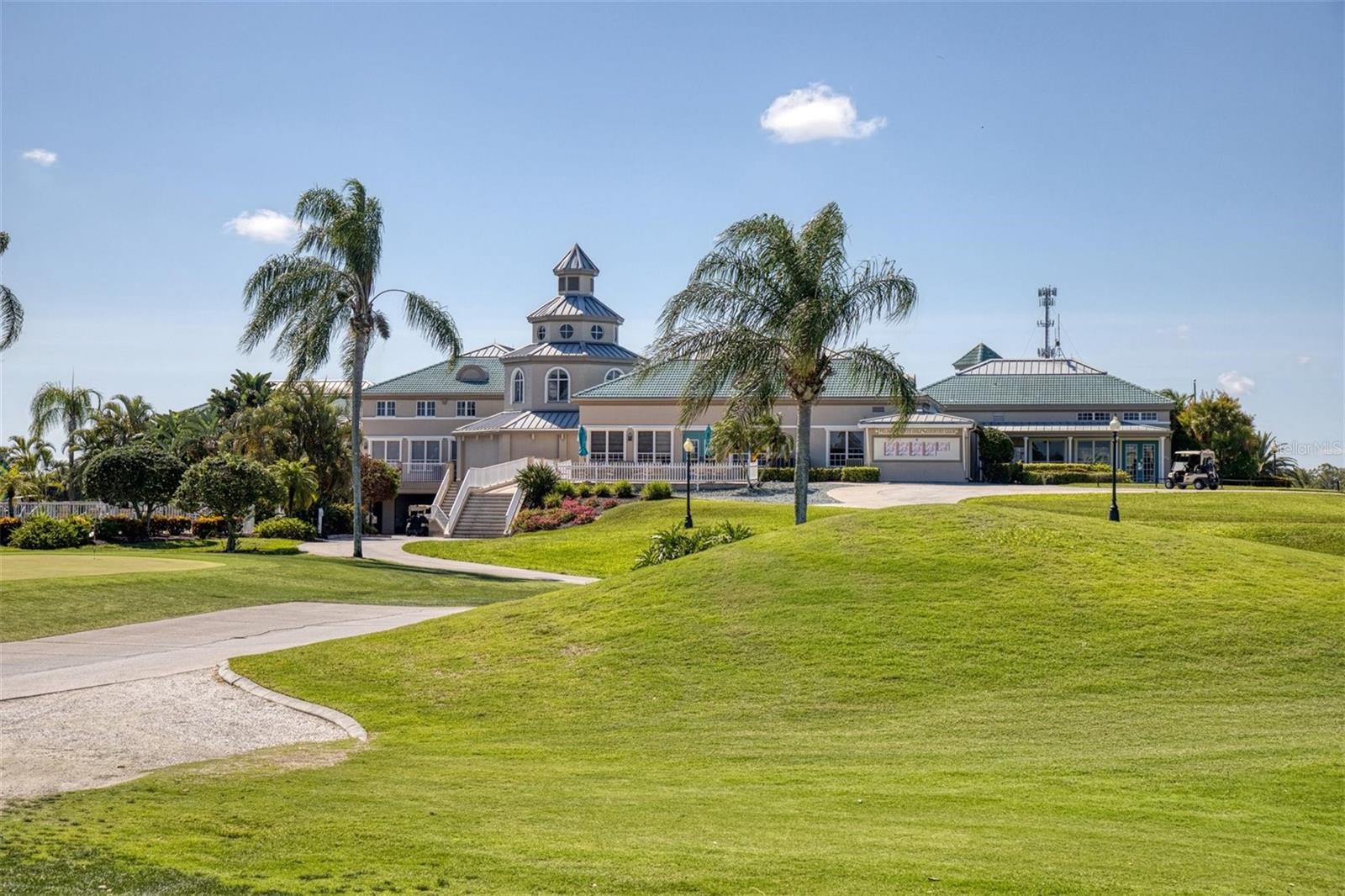 PELICAN POINTE GOLF & COUNTRY CLUB - Residential