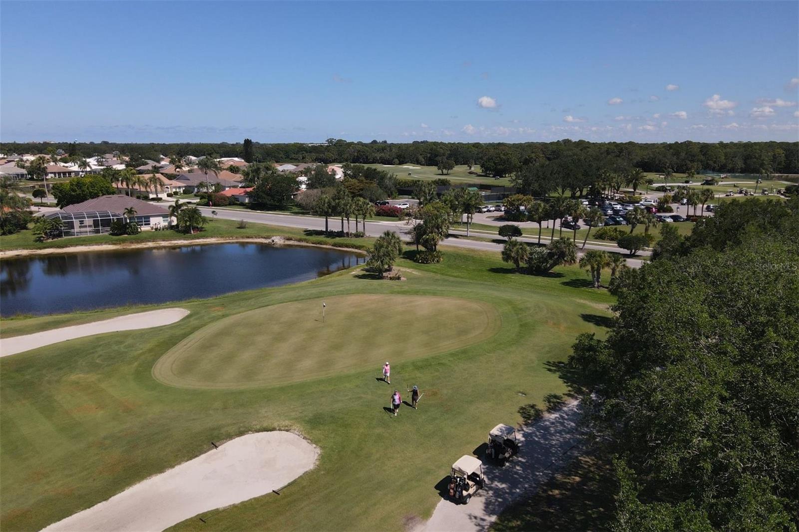 PELICAN POINTE GOLF & COUNTRY CLUB - Residential