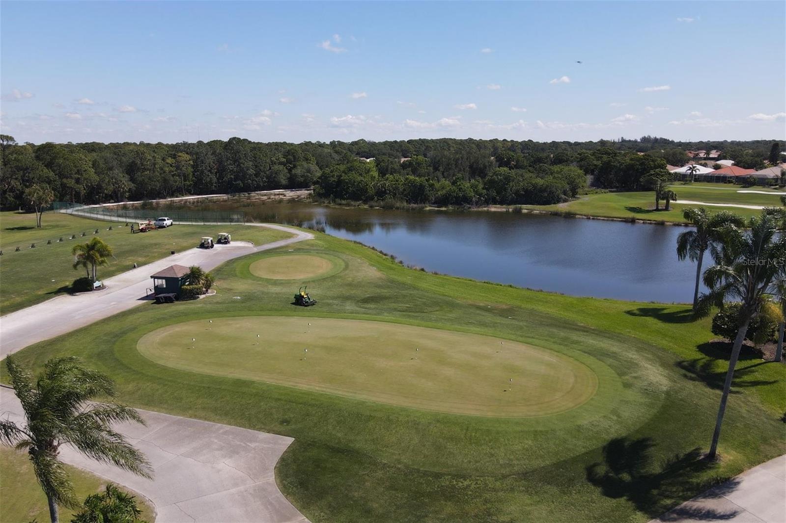 PELICAN POINTE GOLF & COUNTRY CLUB - Residential