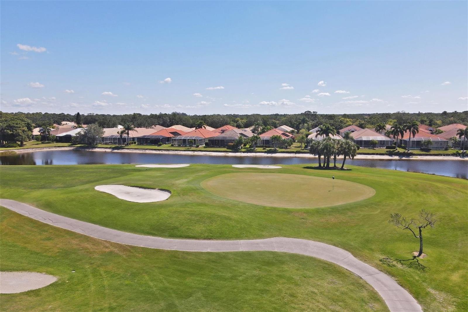 PELICAN POINTE GOLF & COUNTRY CLUB - Residential