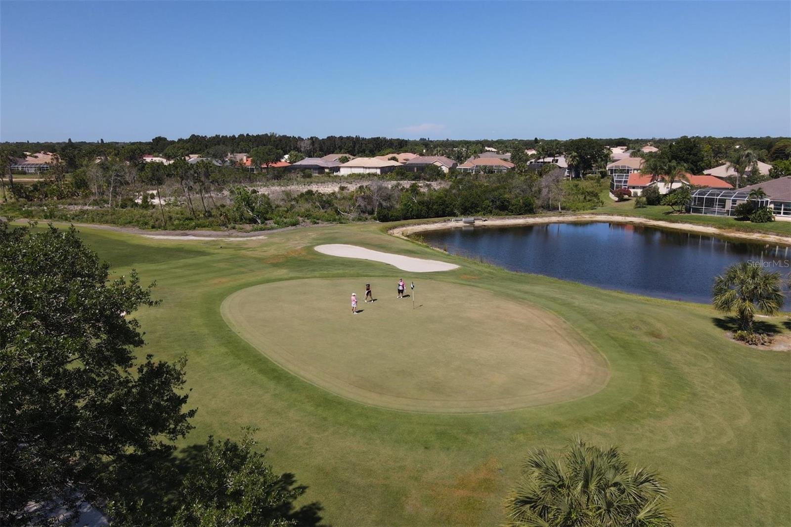 PELICAN POINTE GOLF & COUNTRY CLUB - Residential