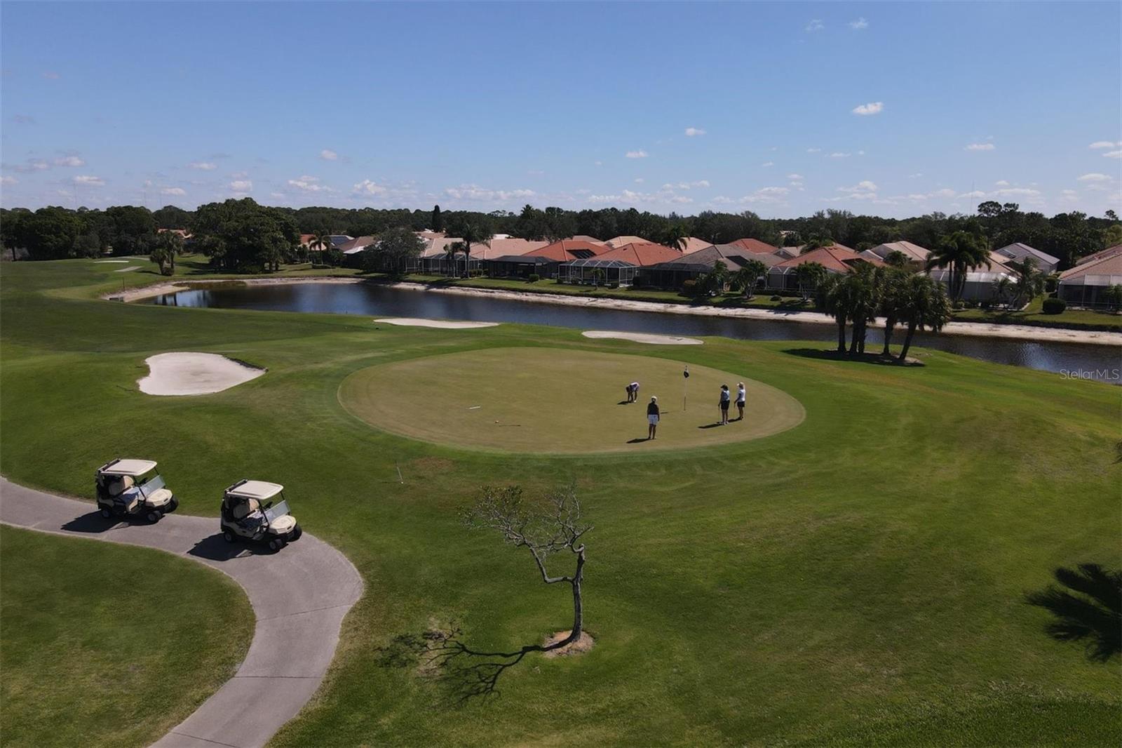 PELICAN POINTE GOLF & COUNTRY CLUB - Residential