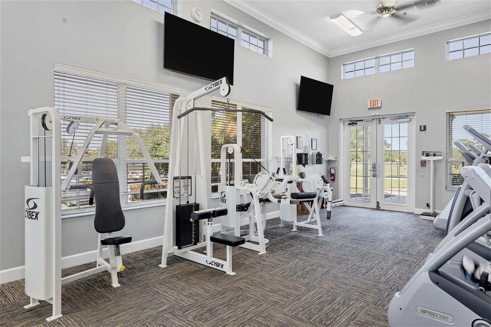 PELICAN POINTE GOLF & COUNTRY CLUB - Residential