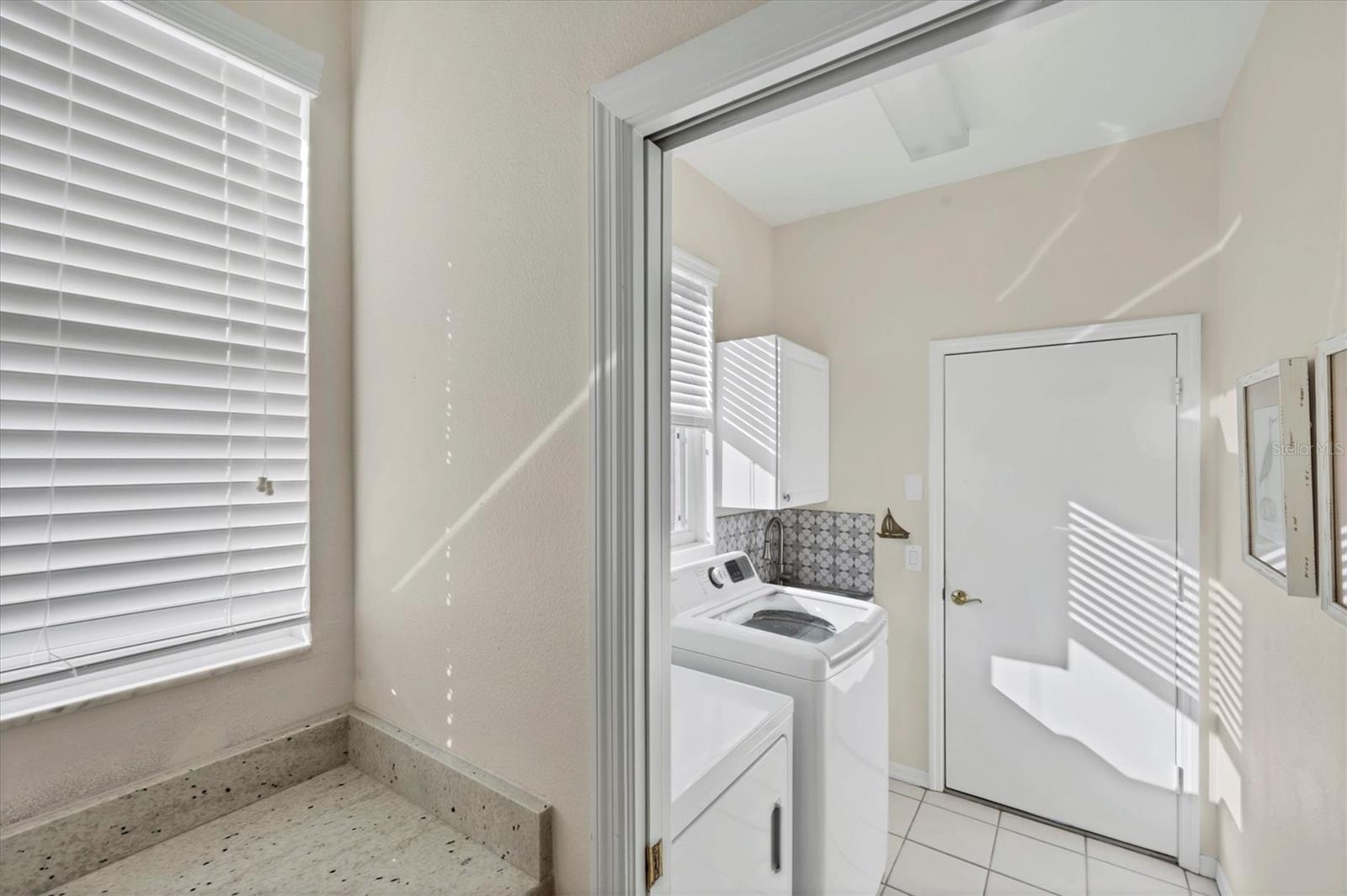 PELICAN POINTE GOLF & COUNTRY CLUB - Residential