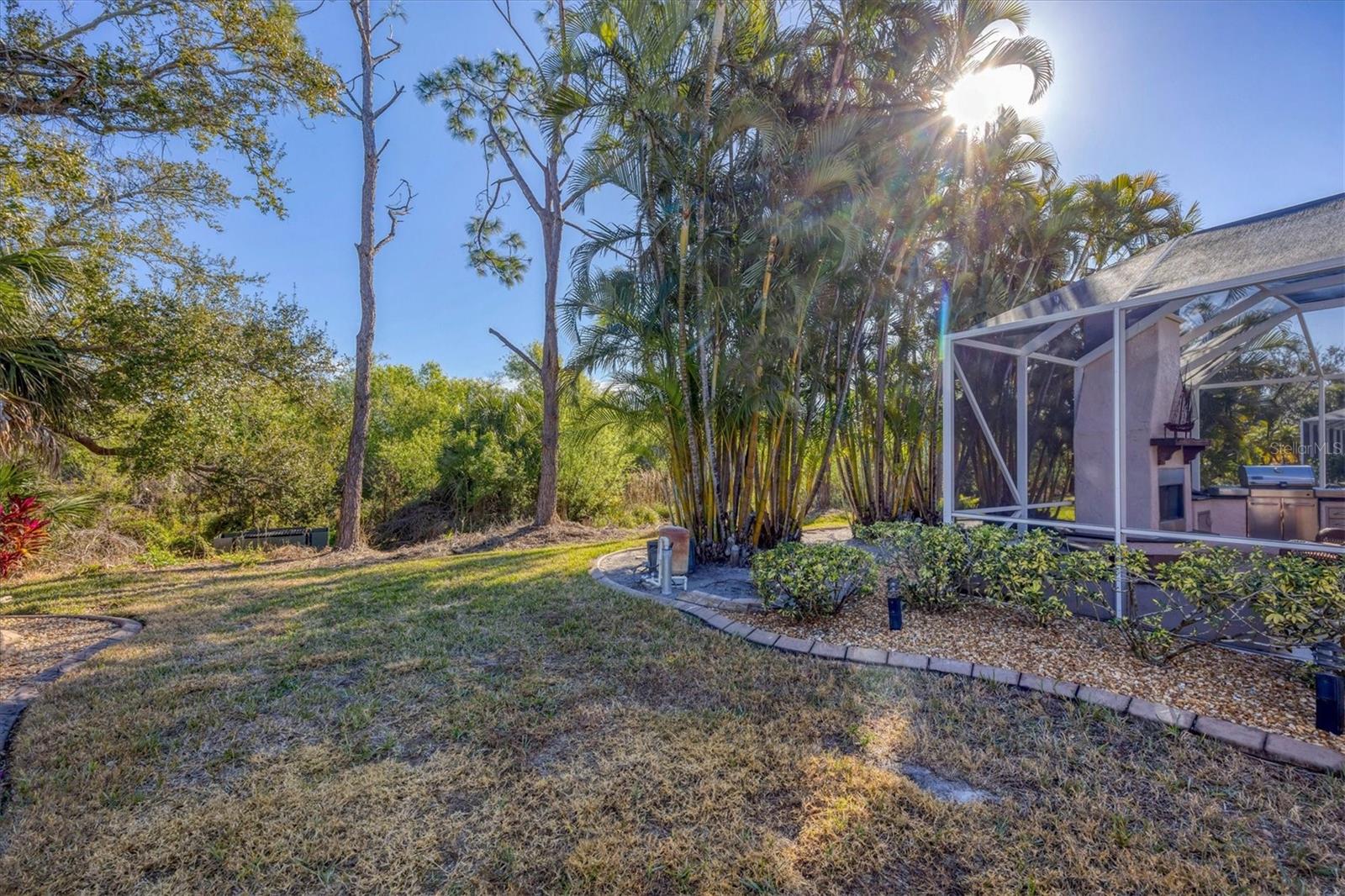 PELICAN POINTE GOLF & COUNTRY CLUB - Residential