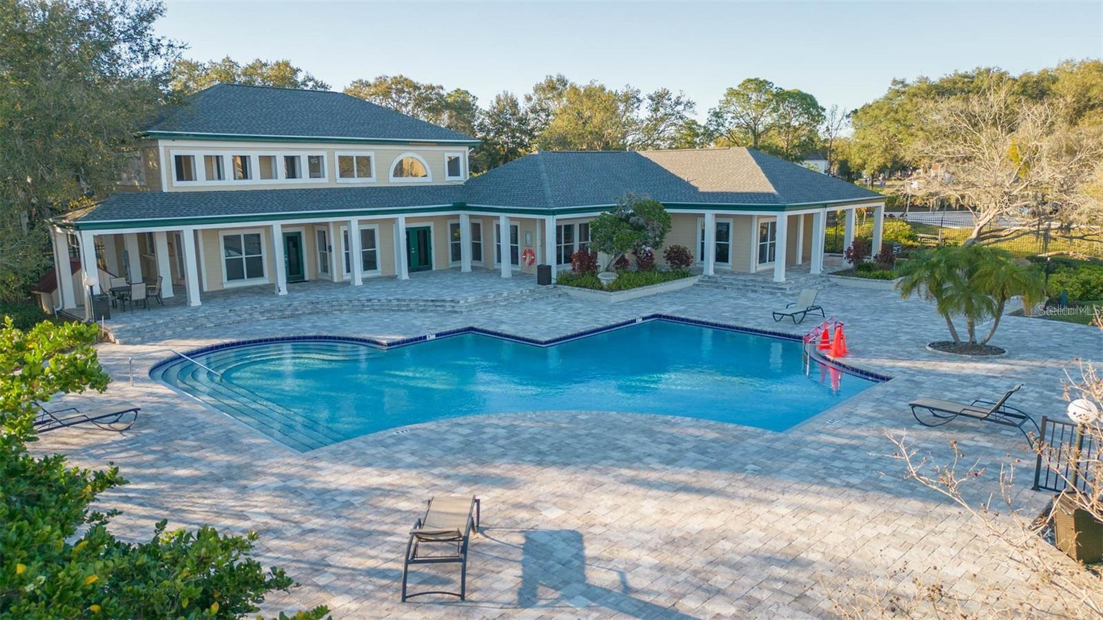 THE LANDINGS OF TAMPA A CONDOM - Residential