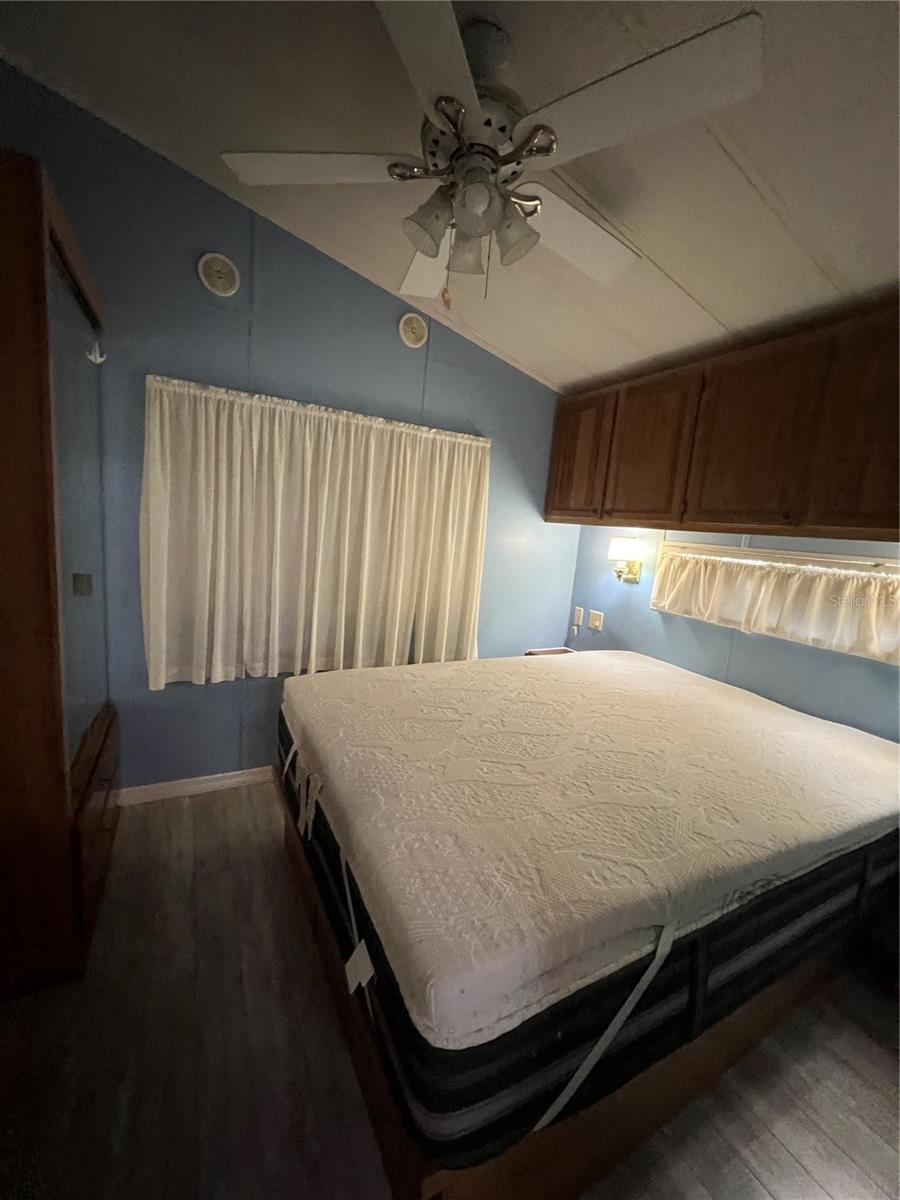 ANCIENT OAKS R V RESIDENCE V - Residential