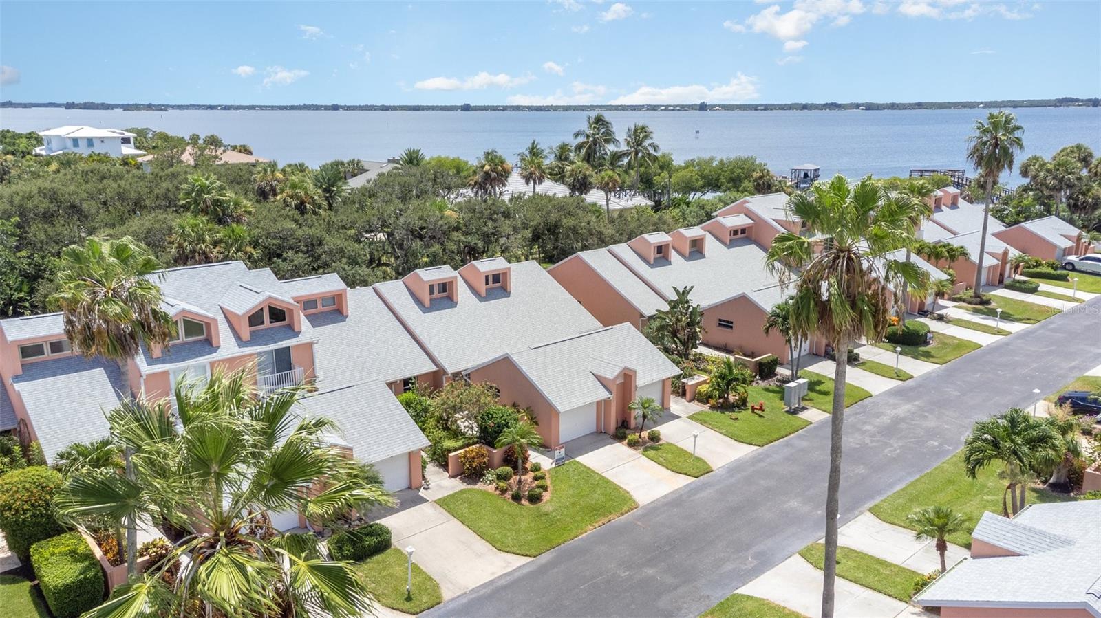 LIGHTHOUSE CONDO PH 03 - Residential