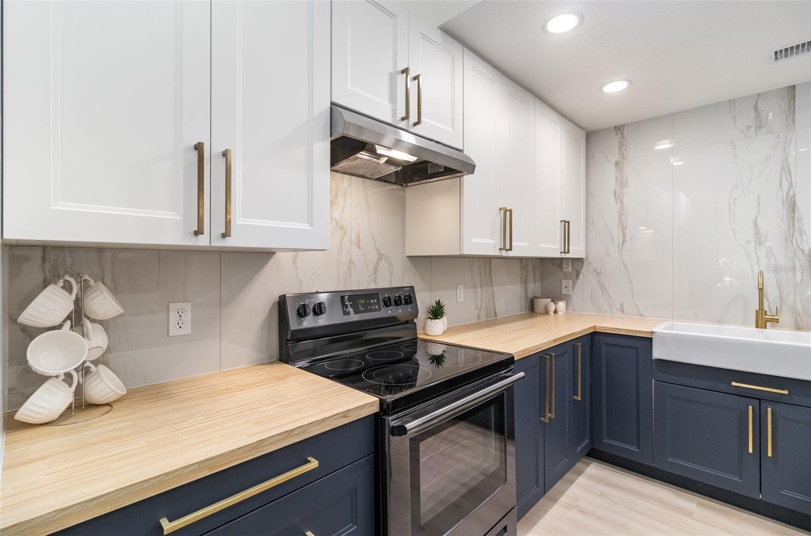 LIGHTHOUSE CONDO PH 03 - Residential