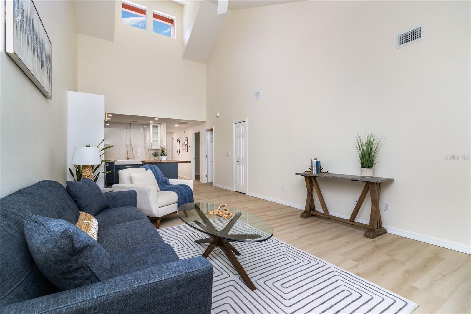 LIGHTHOUSE CONDO PH 03 - Residential