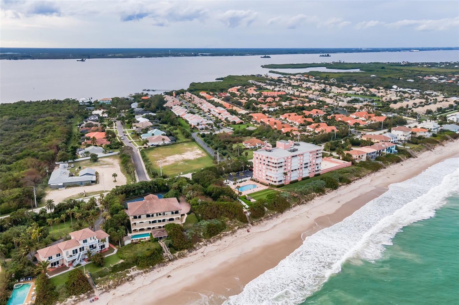 LIGHTHOUSE CONDO PH 03 - Residential