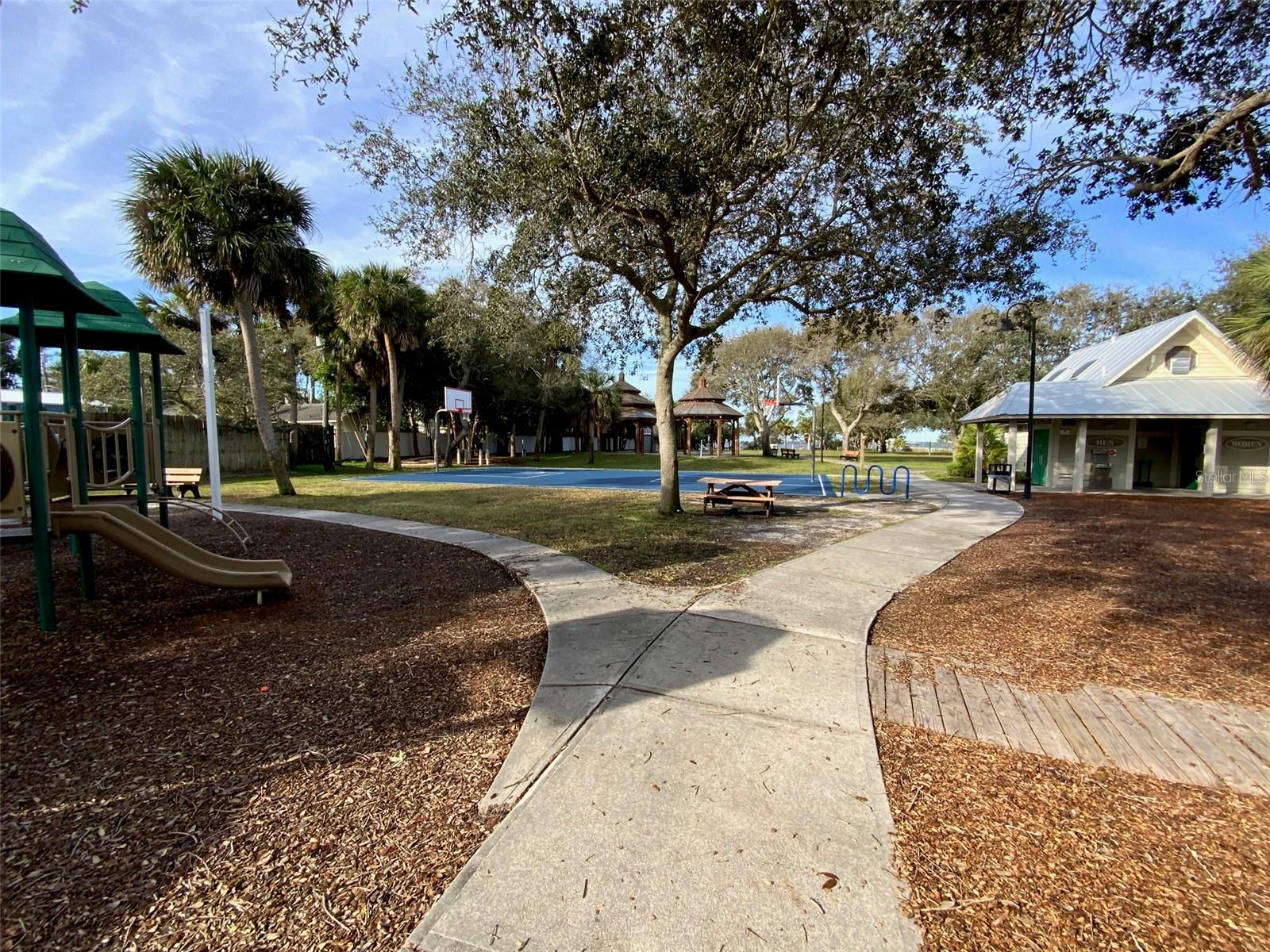 LIGHTHOUSE CONDO PH 03 - Residential