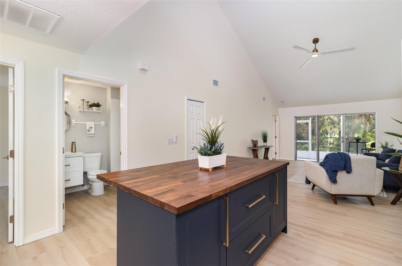 LIGHTHOUSE CONDO PH 03 - Residential