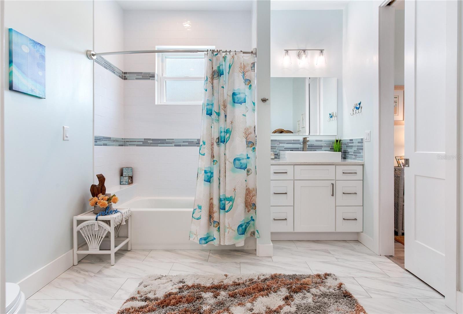 LONE PALM BEACH 2ND ADD - Residential