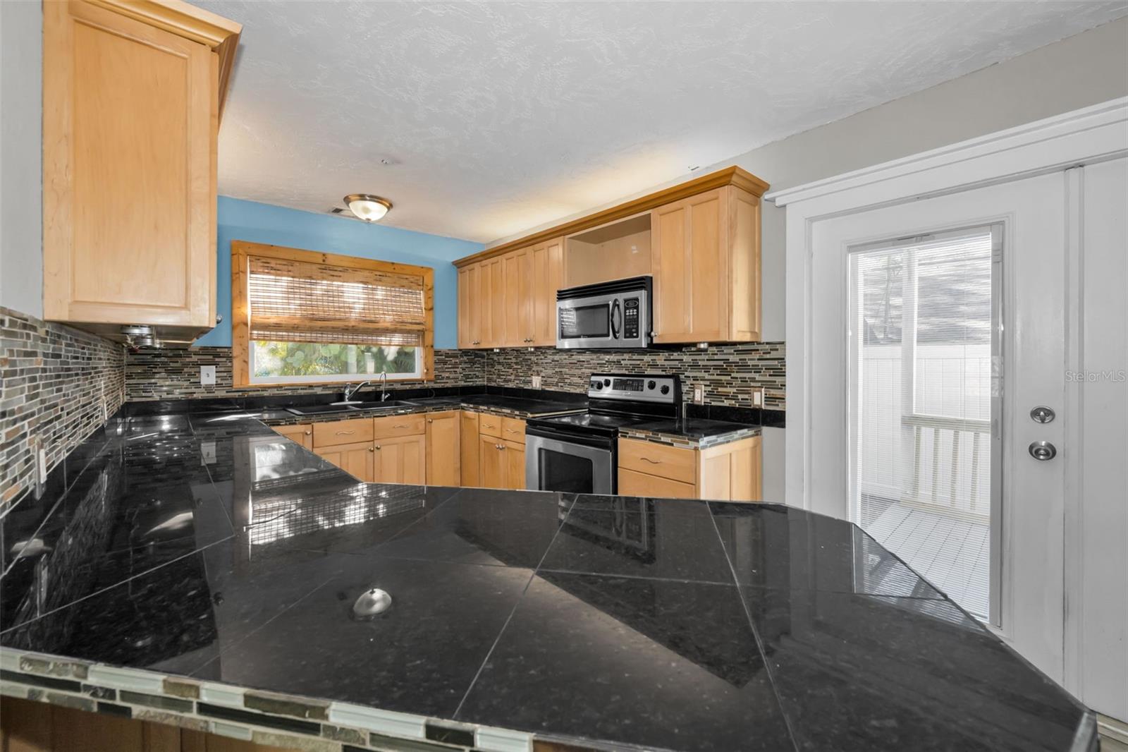 YOUNGS SUB DE LUXE - Residential