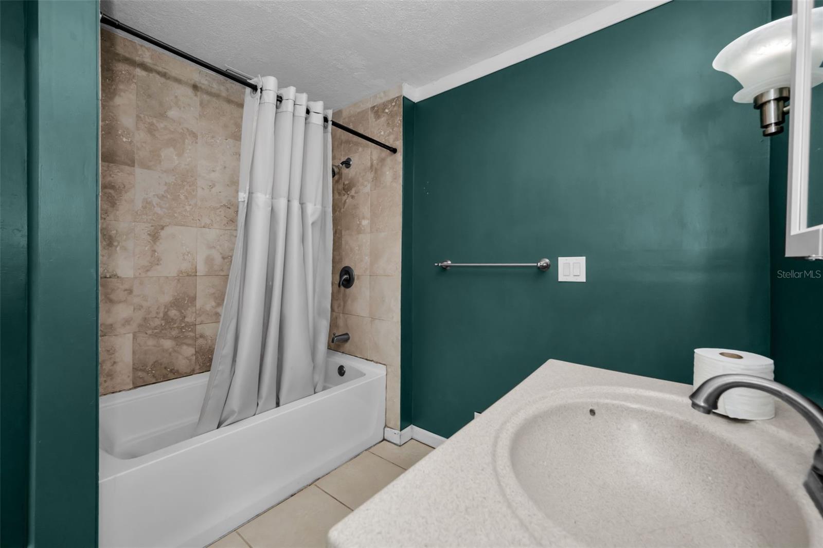 YOUNGS SUB DE LUXE - Residential