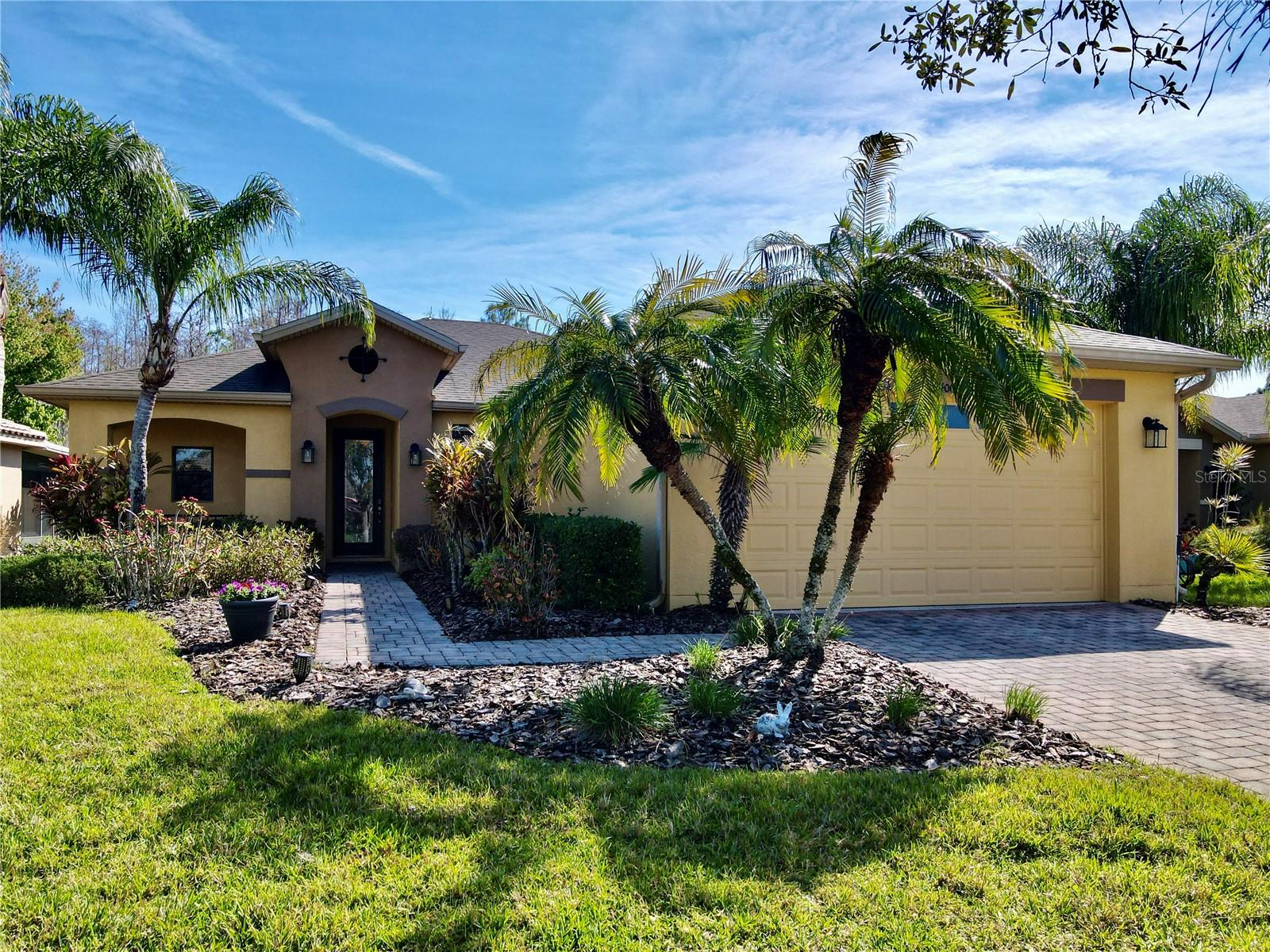 400 INDIAN WELLS AVE