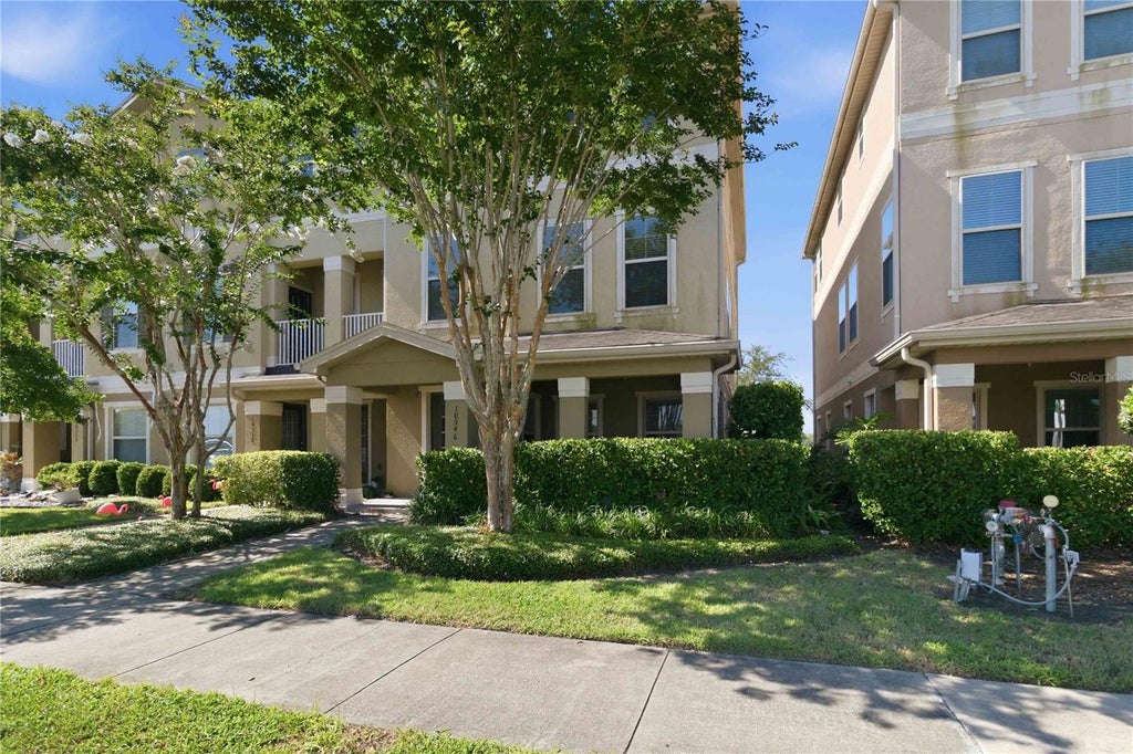 Photo of 10546 Green Ivy Lane, Orlando, FL 32832 (MLS # S5158174)