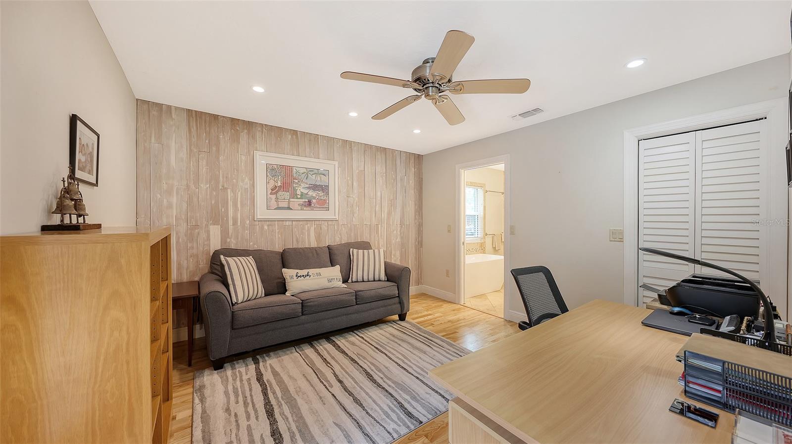 SHERWOOD FOREST - Residential