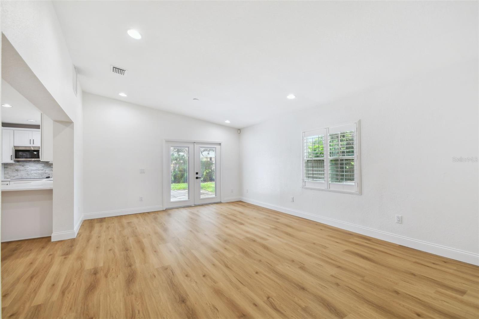 SUNSET PARK - Residential Lease