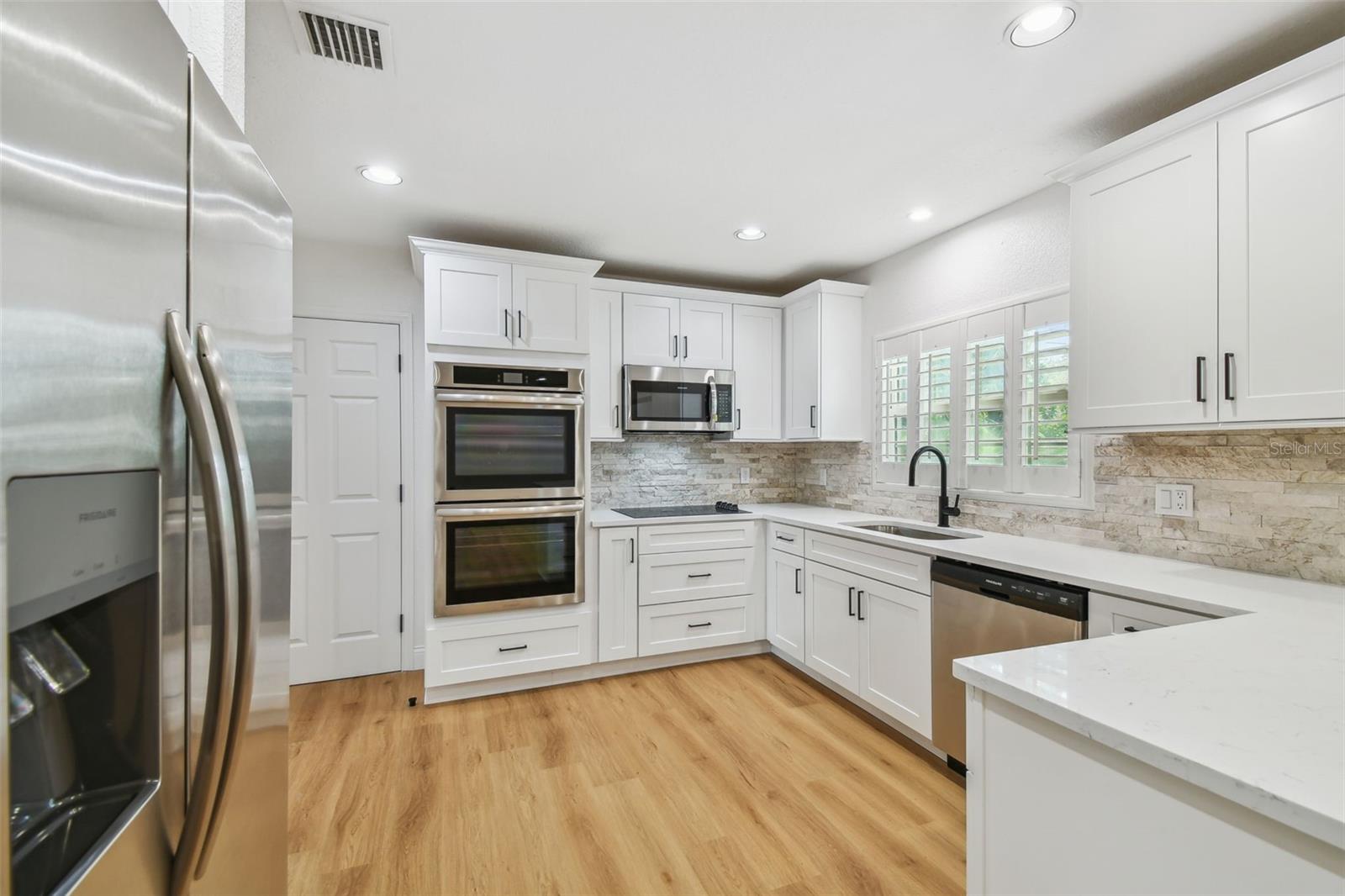 SUNSET PARK - Residential Lease