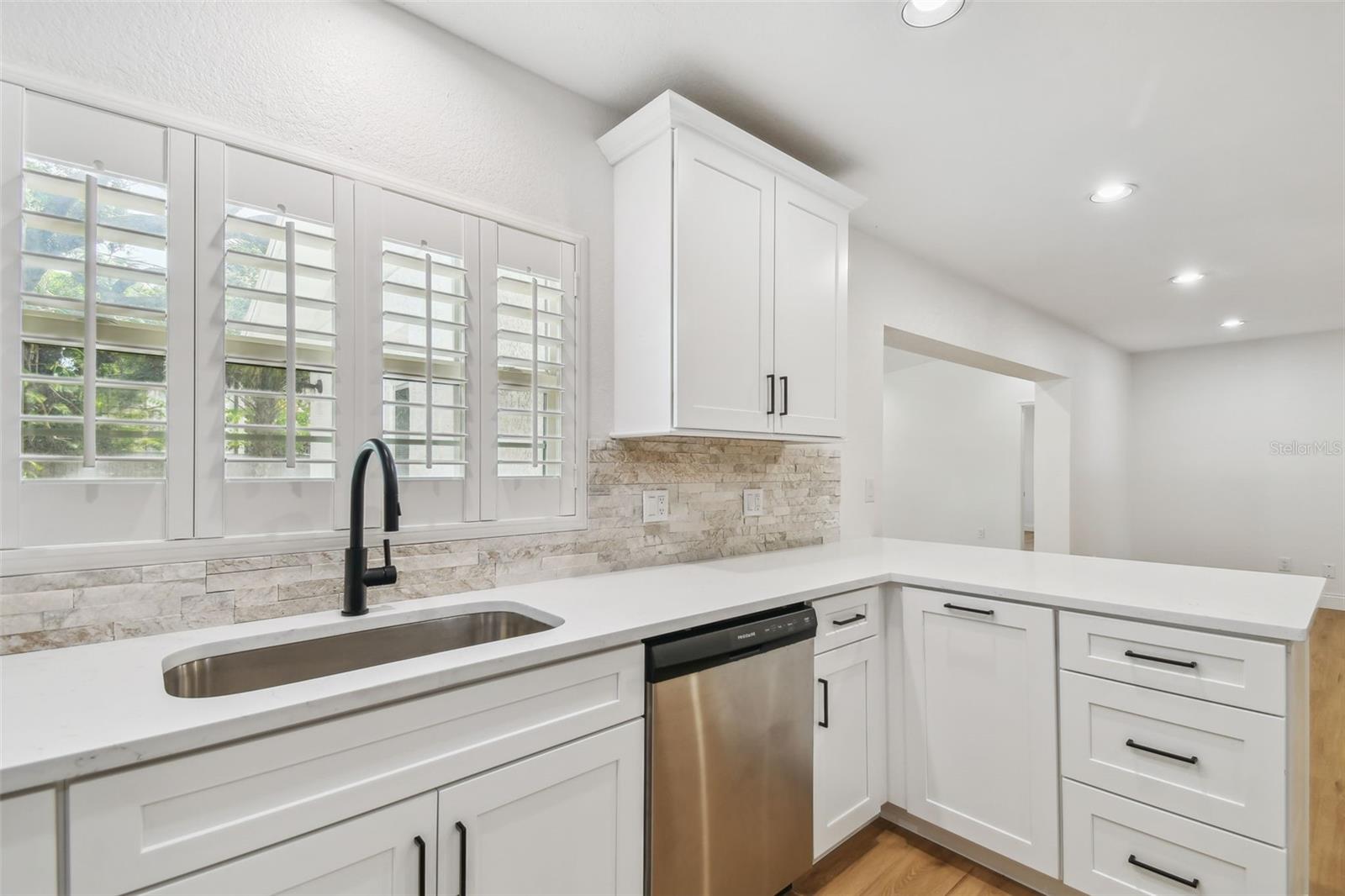 SUNSET PARK - Residential Lease