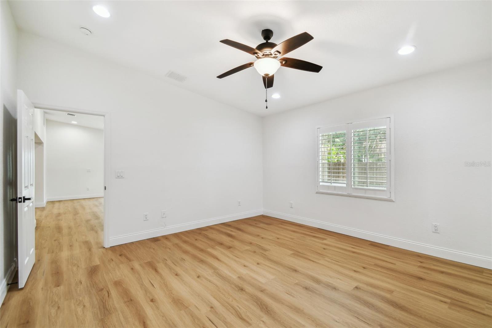 SUNSET PARK - Residential Lease